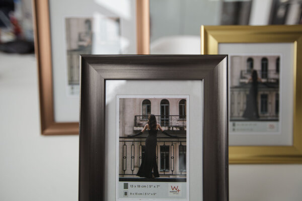 Venice design frame - Venice design picture frame in 5 formats and four colors