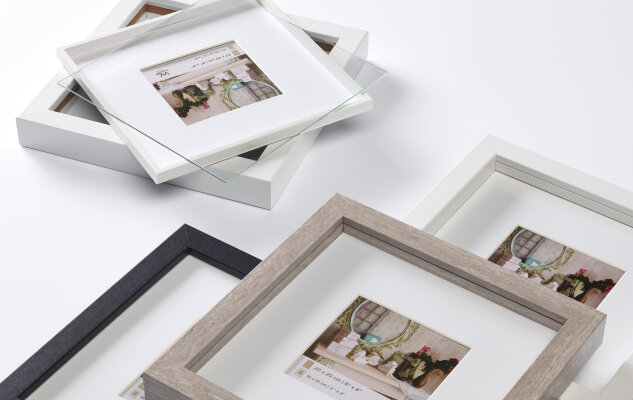 Wooden frame Stockholm -  Picture frame wood Stockholm | grained, with bevel cut passe-partout in various formats and colors.